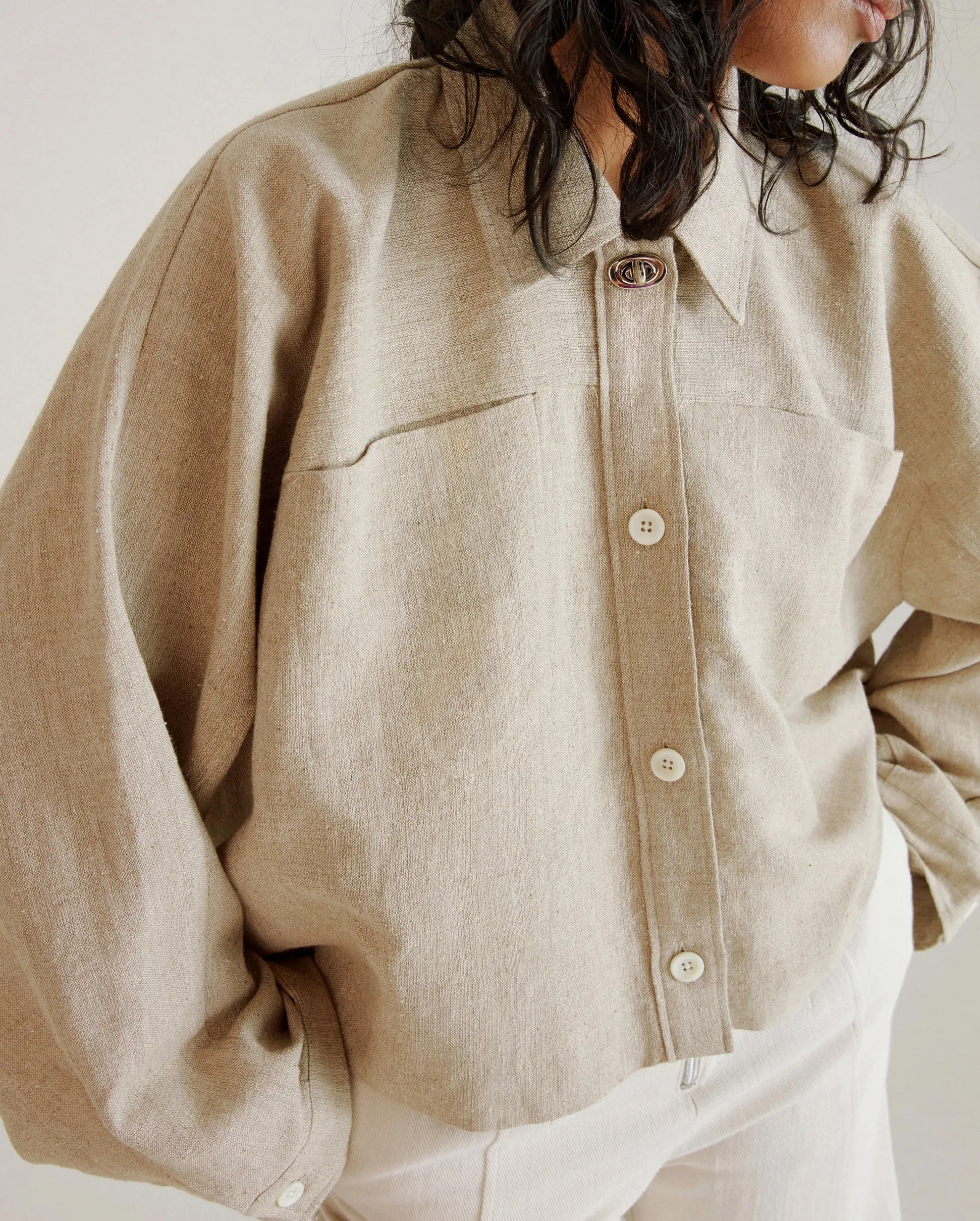 BANNER OVERSHIRT / BEIGE