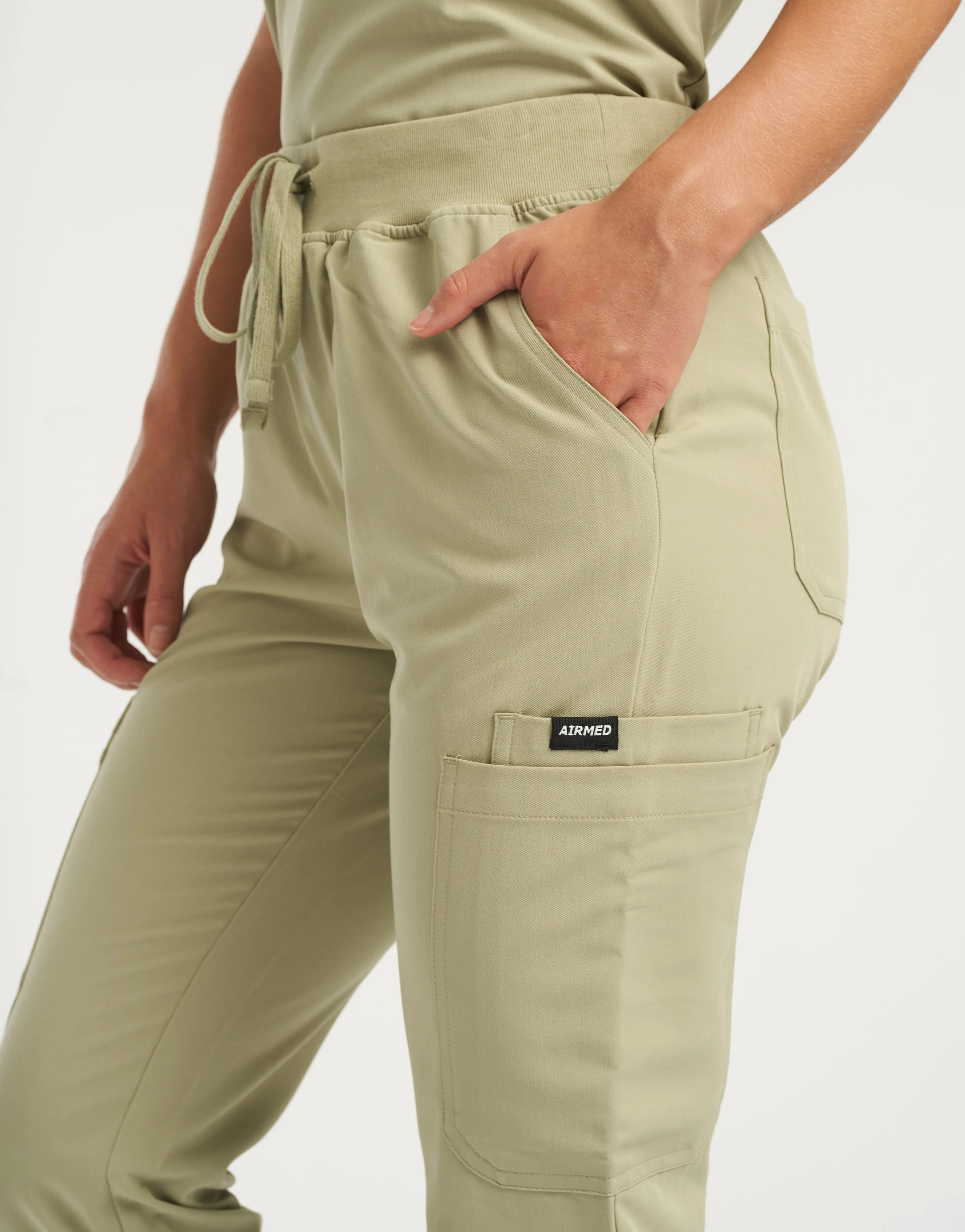 Essential Multi-Pocket Scrub Pants - Matcha