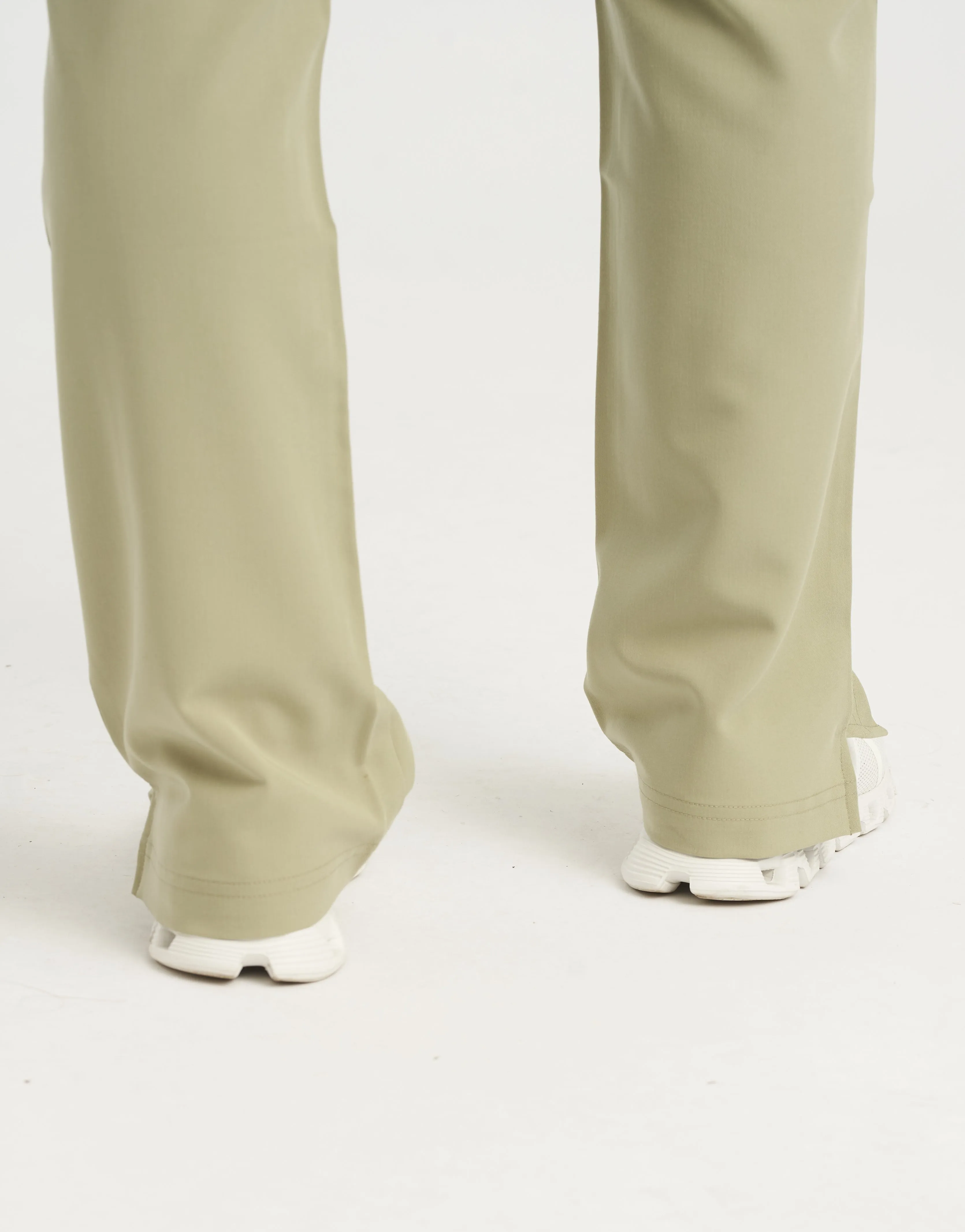 Essential Multi-Pocket Scrub Pants - Matcha