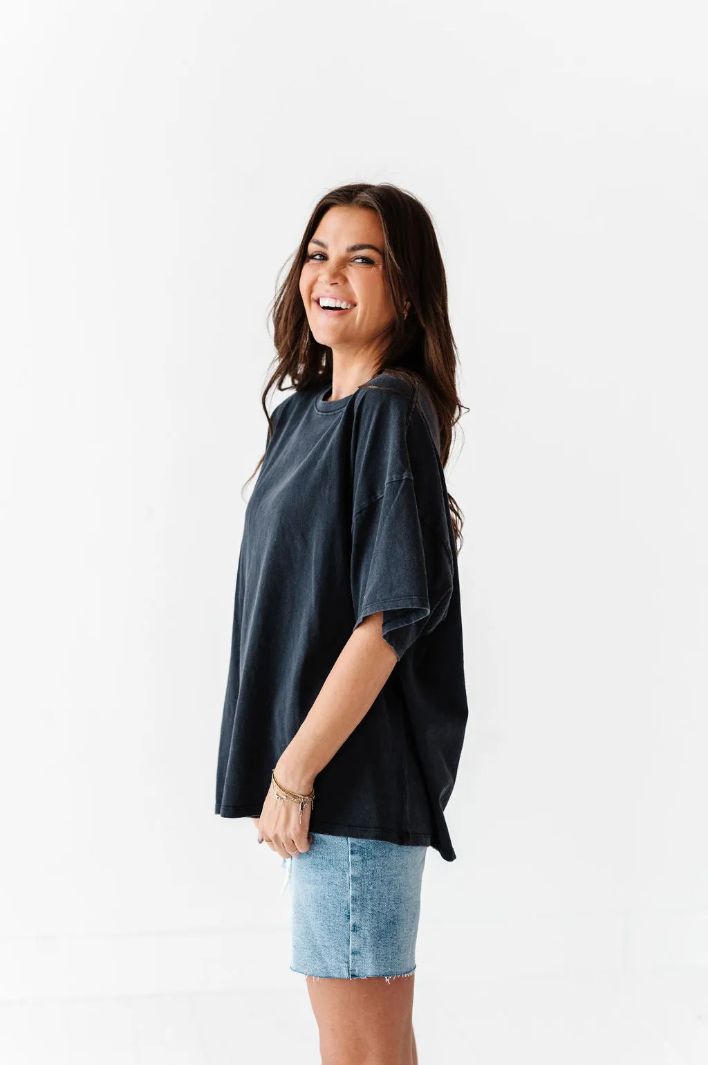 Lisa Oversized Boyfriend Tee in Black