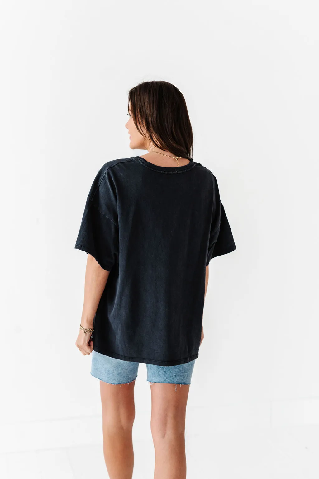 Lisa Oversized Boyfriend Tee in Black