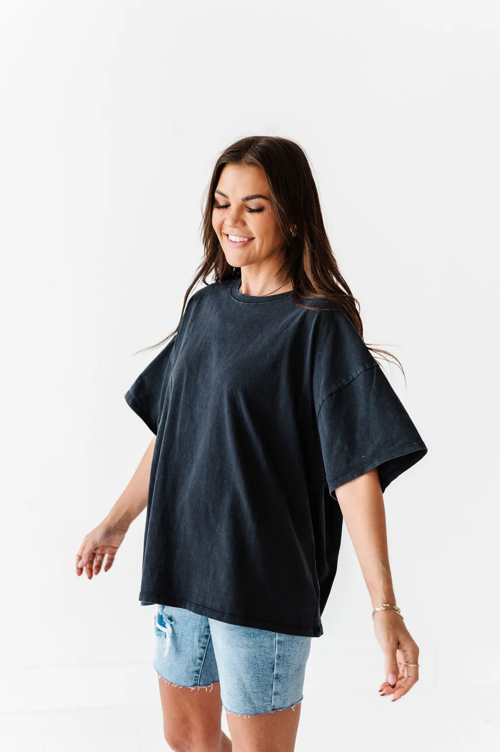 Lisa Oversized Boyfriend Tee in Black